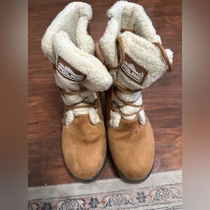 Winter fleece wedge boots with laces from Amazon.